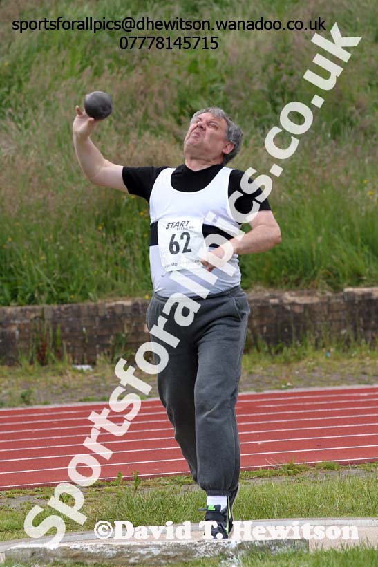 Shot putt, North East Masters Champs, Monkton Stadium,  Jarrow. Photo: David T. Hewitson/Sports for All Pics